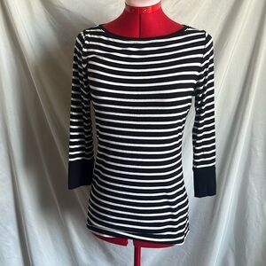 MM52 International concepts long sleeve light tshirt